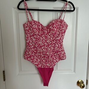 NWT Zara pink and white floral bodysuit